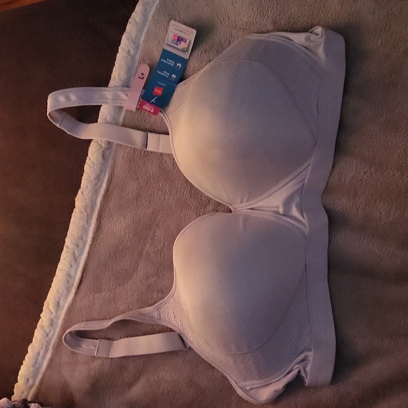 Hanes Other - Hanes Bra
